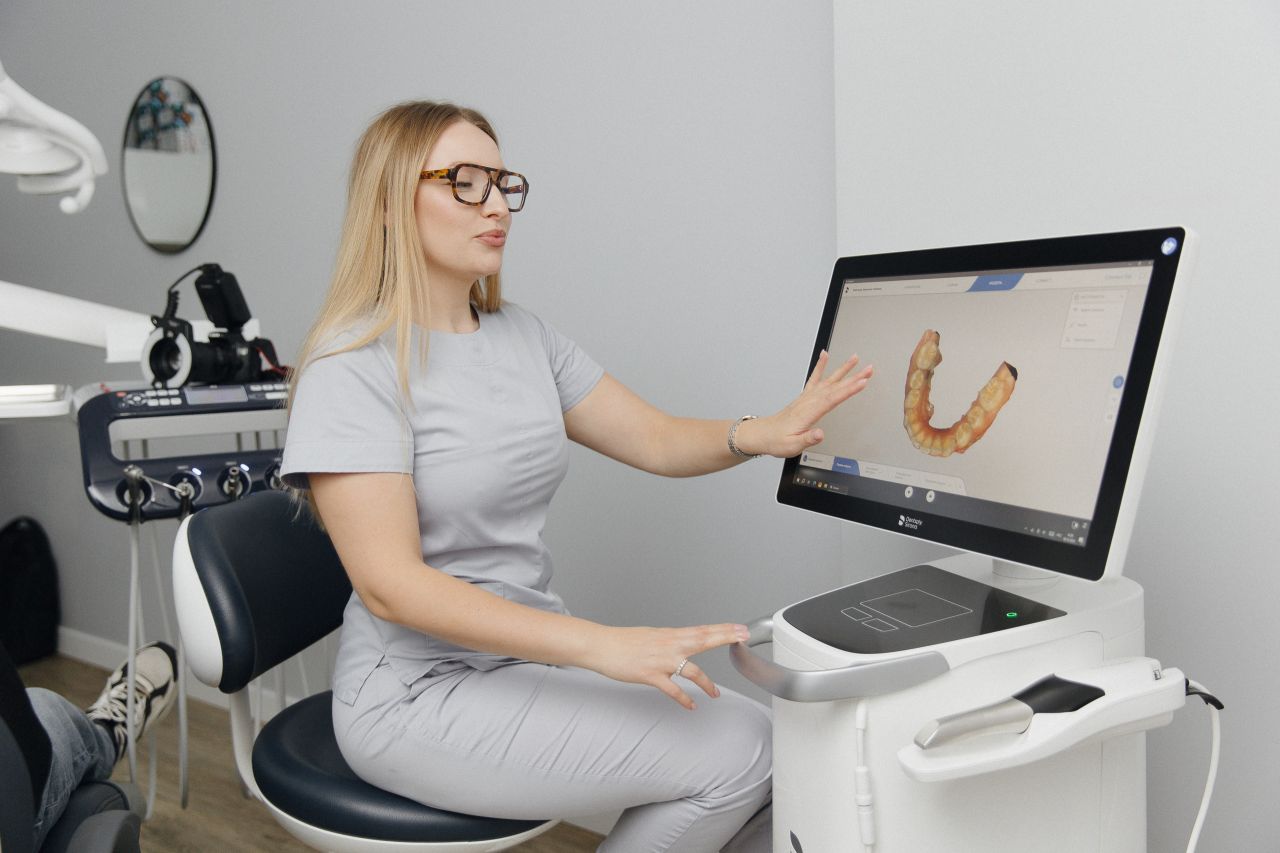 Стоматолог клиники Дентаграфия рассказывает о лечение кариеса в клинике